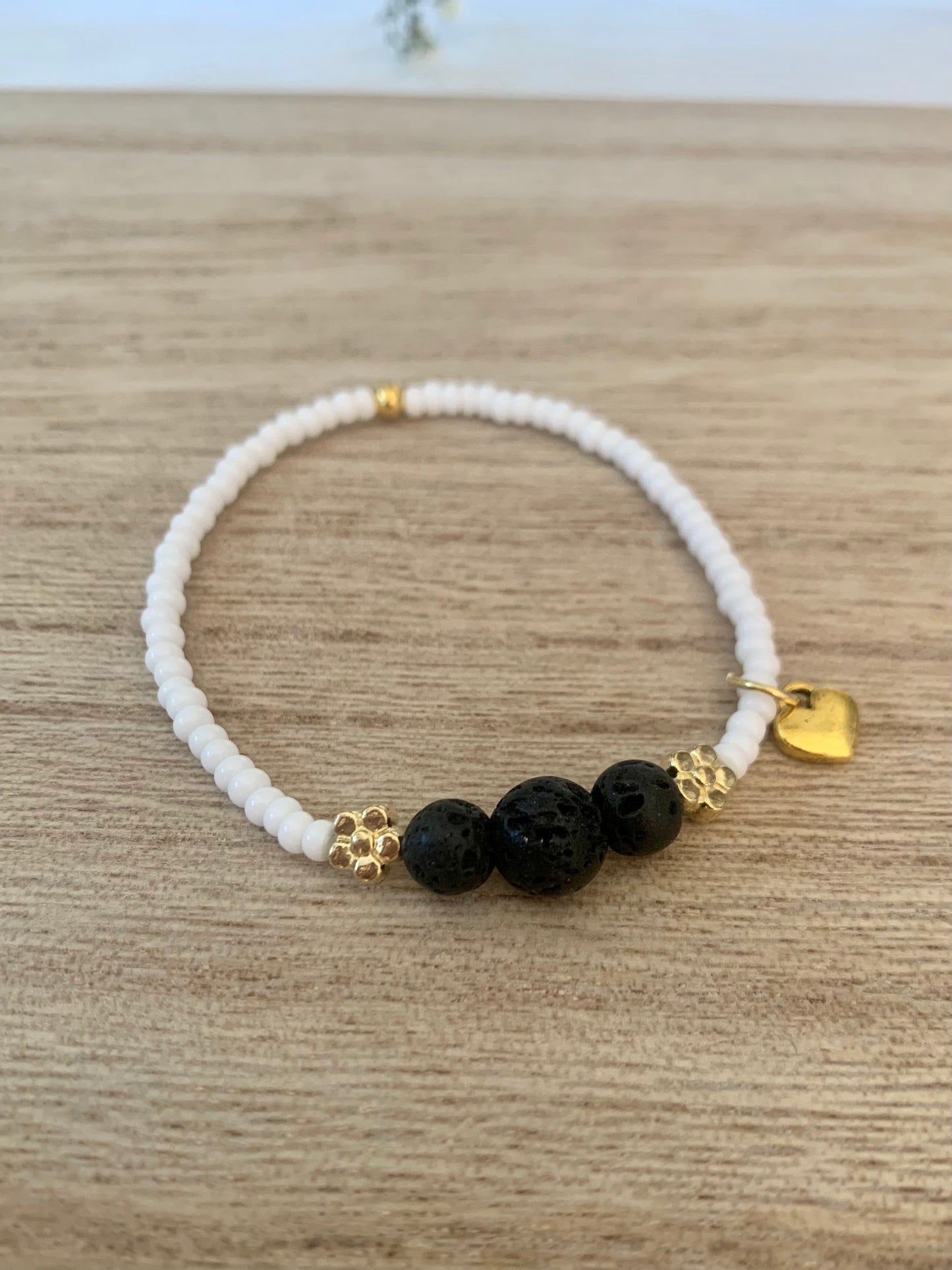 Blanc Bracelet with Petite Fleur