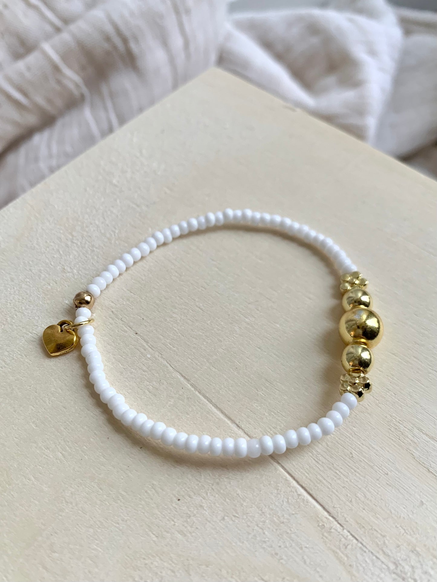 Blanc Bracelet with Petite Fleur