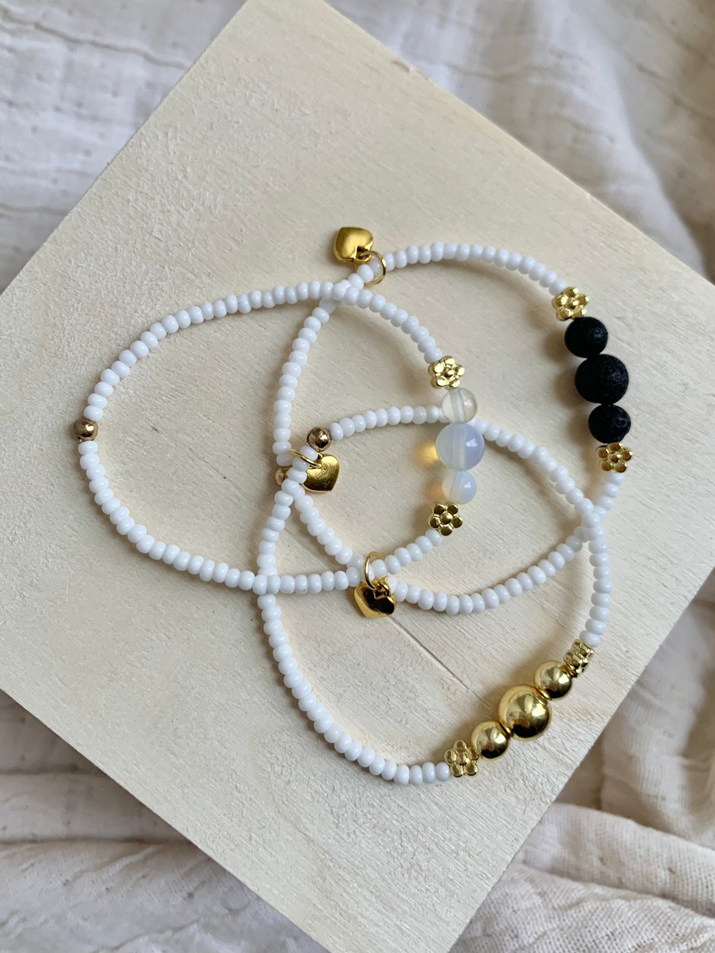 Blanc Bracelet with Petite Fleur